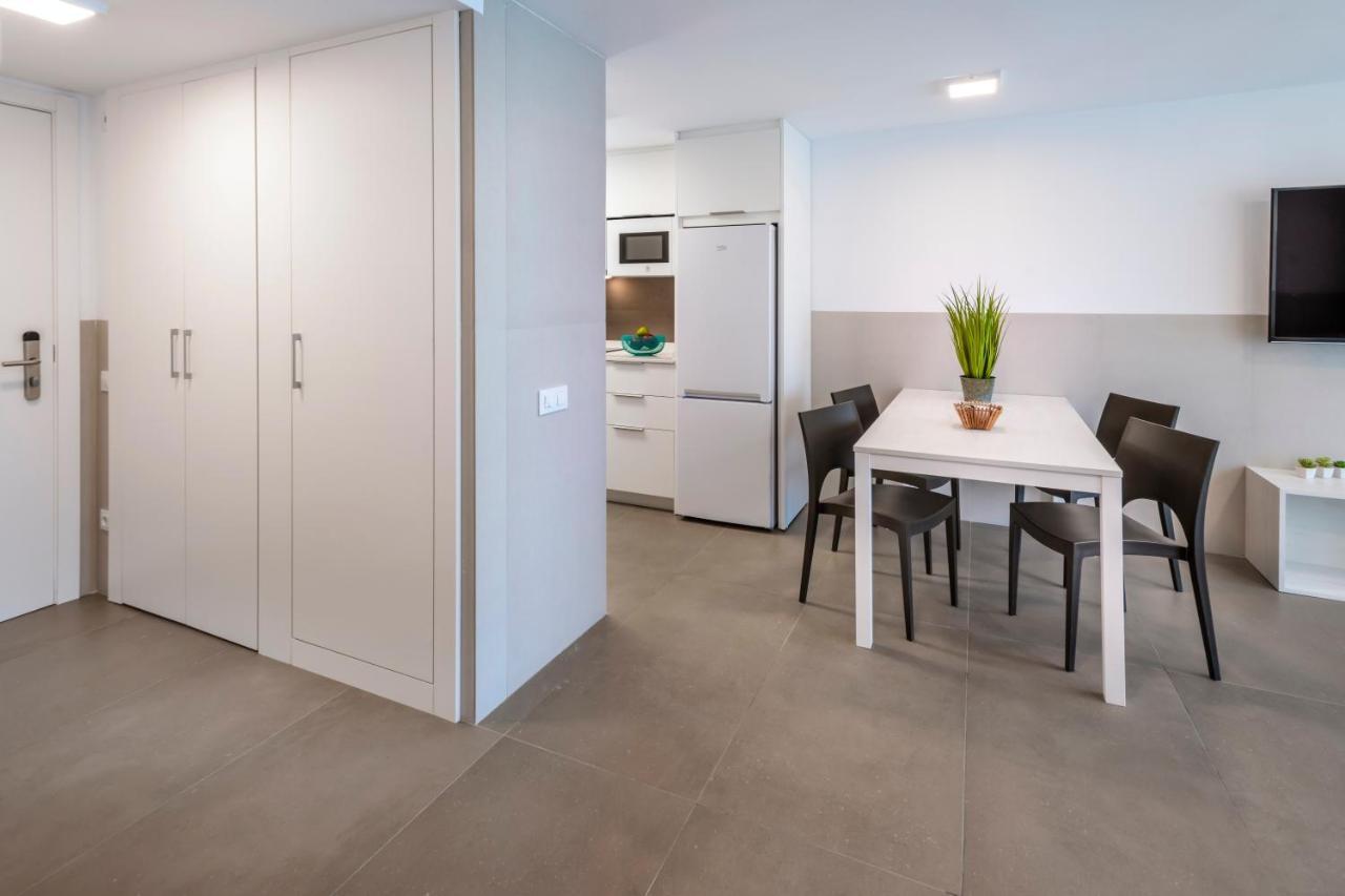 Rentalmar Salou Playa Family Suites & Pool Ngoại thất bức ảnh