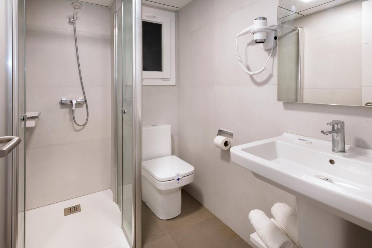 Rentalmar Salou Playa Family Suites & Pool Ngoại thất bức ảnh